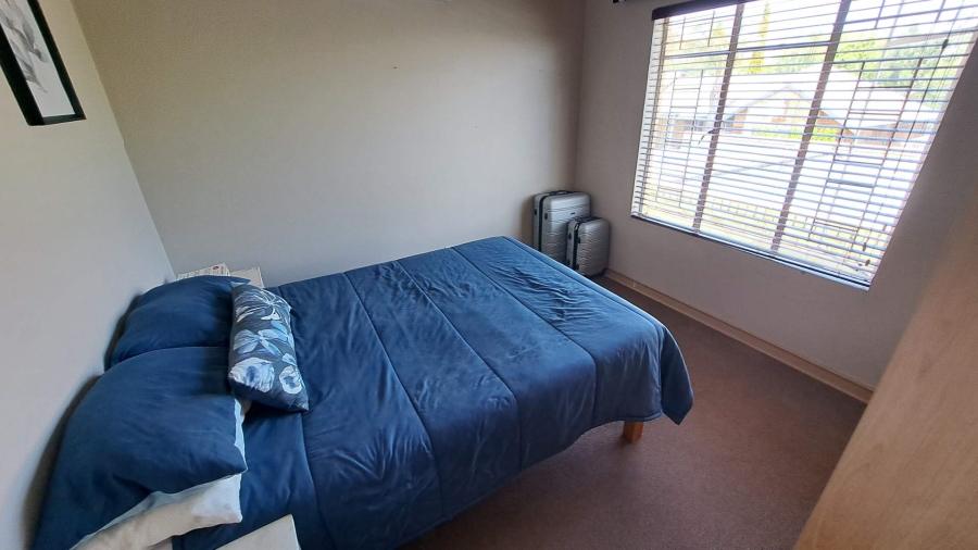 2 Bedroom Property for Sale in Langenhovenpark Free State